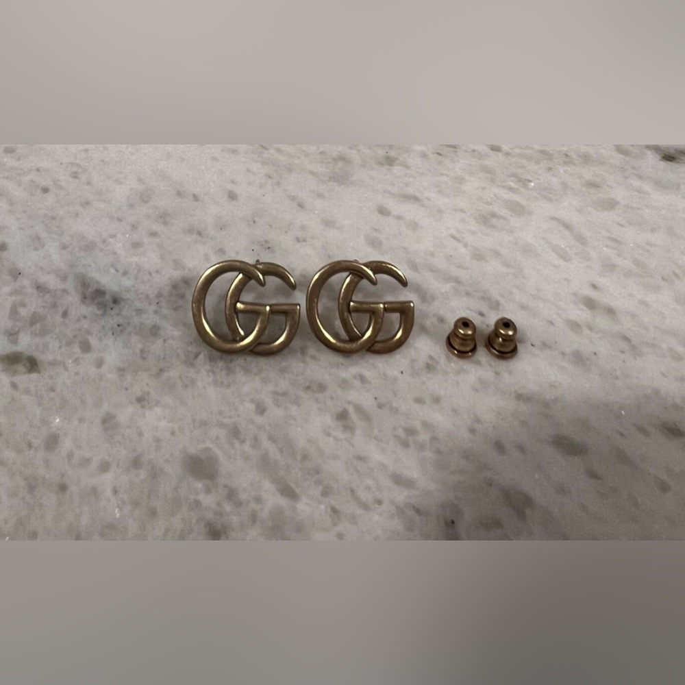 GG earrings